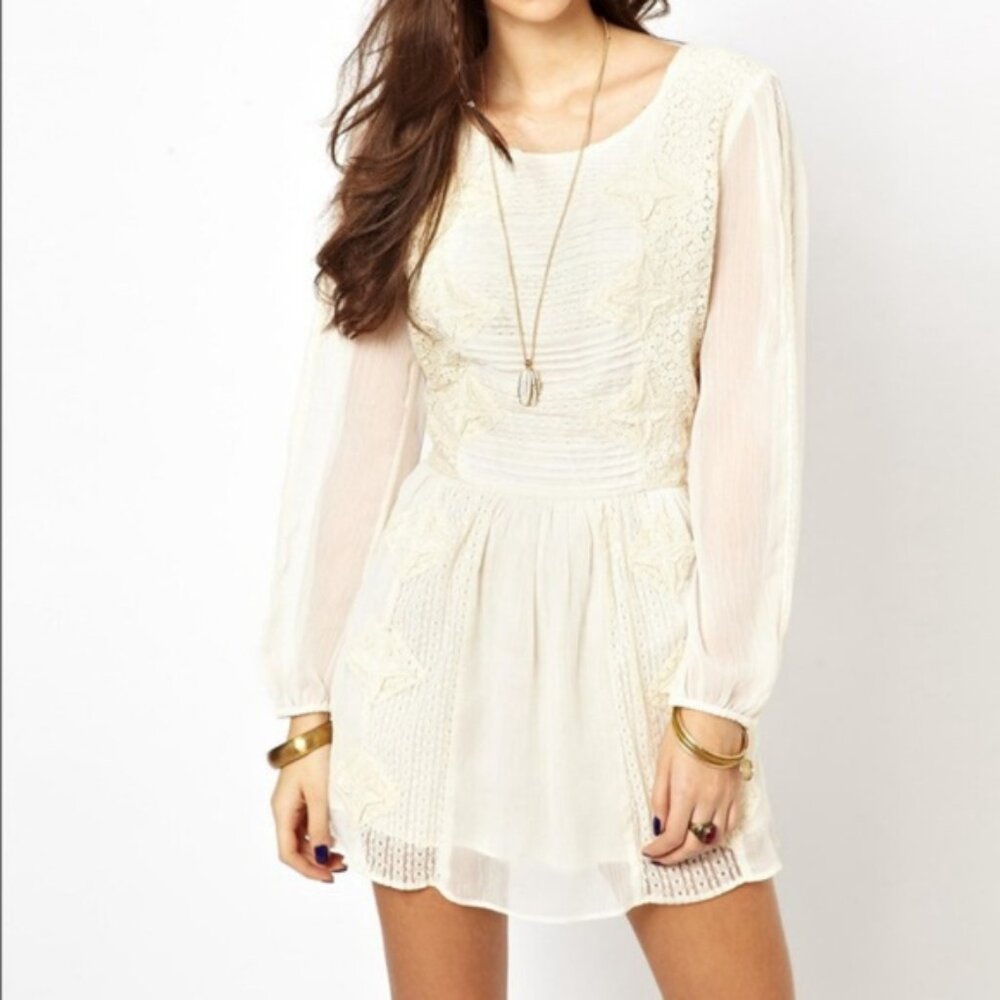 🤍 Boho FREE PEOPLE Embroidered Peasant Lace Dress – Effortlessly Romantic! 🌿